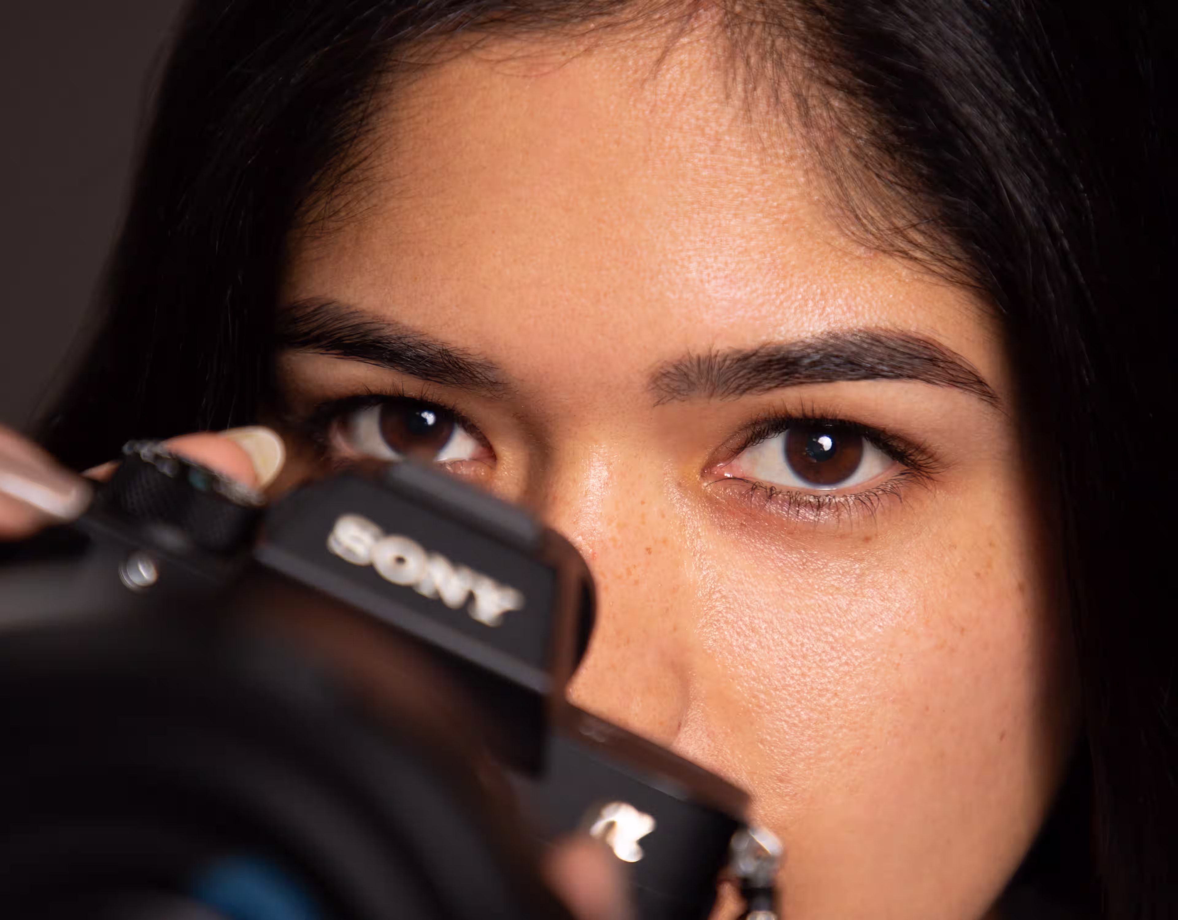 Roxeny Velásquez trabajando